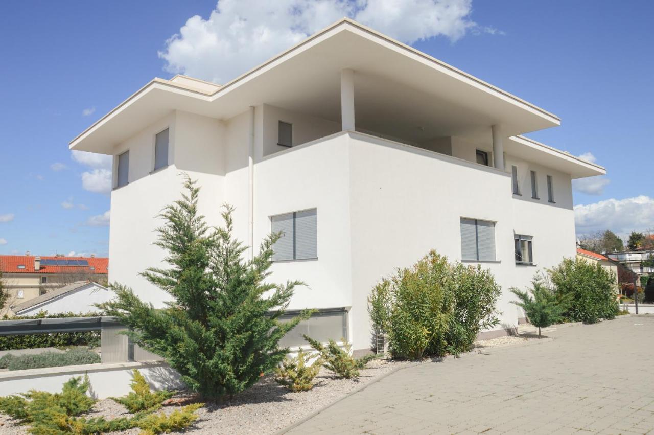 Rova Apartment Malinska Eksteriør bilde