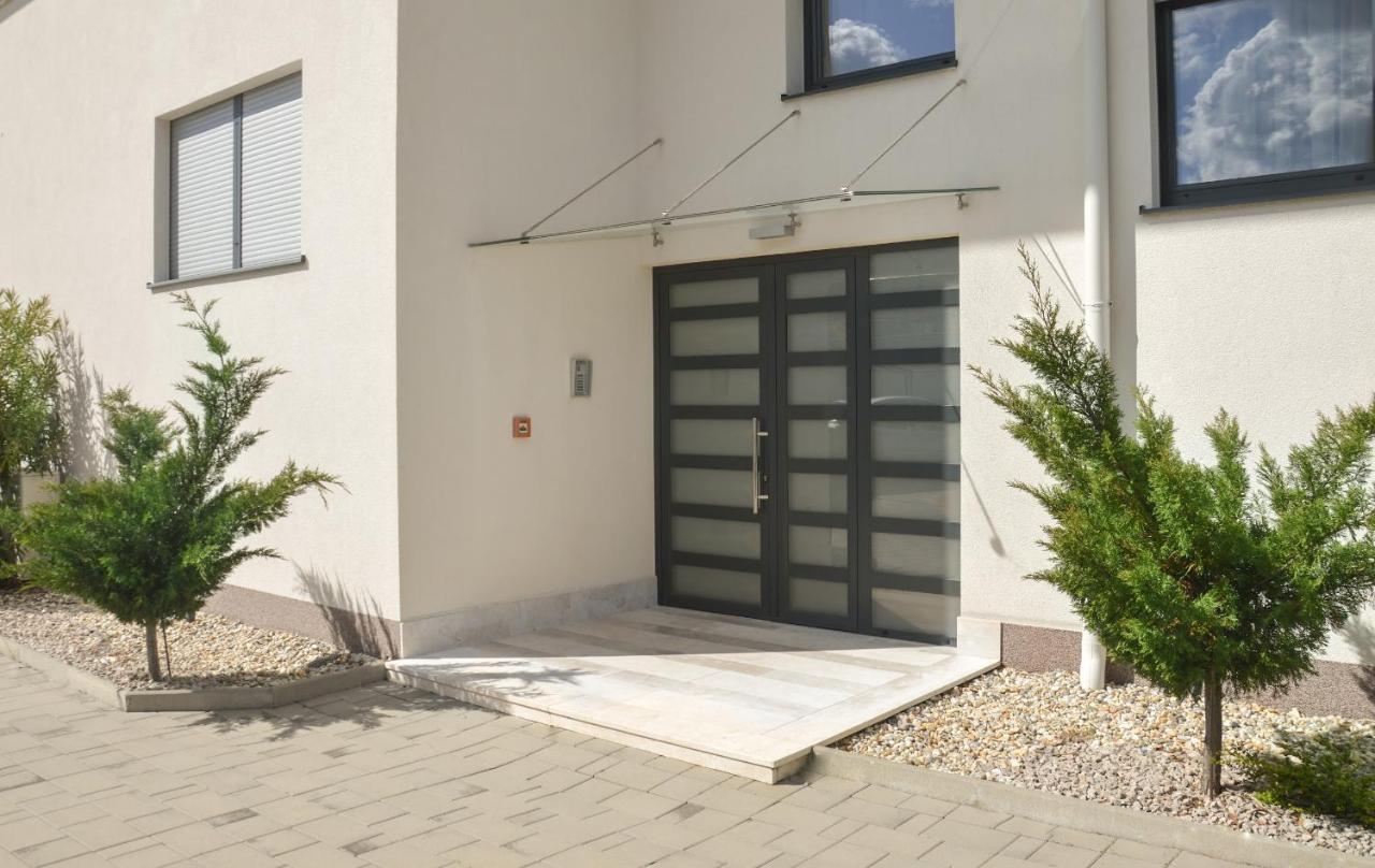 Rova Apartment Malinska Eksteriør bilde